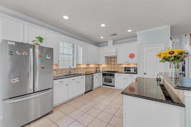 Building Photo - 10020 Lachlan Dr