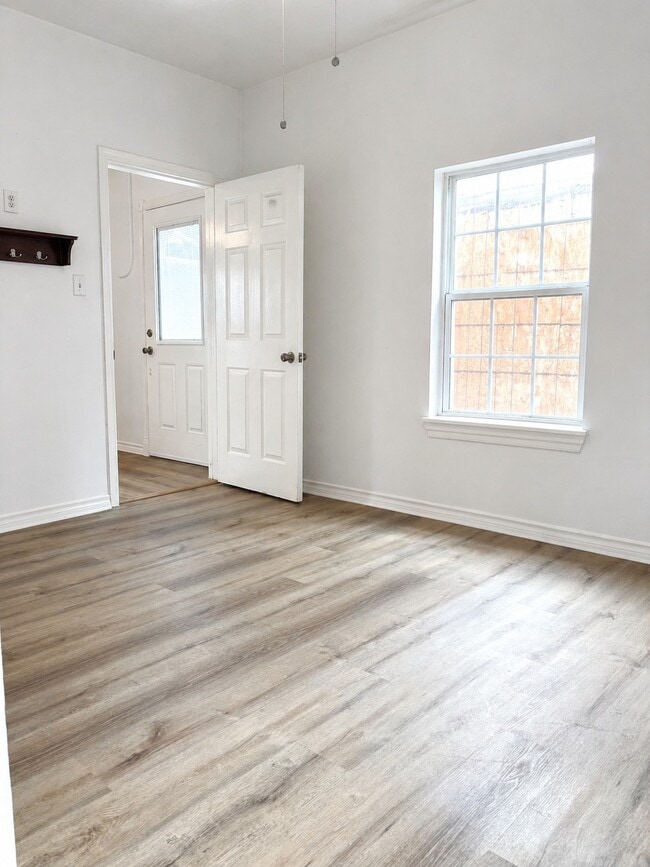 Building Photo - 6637 Avenue T