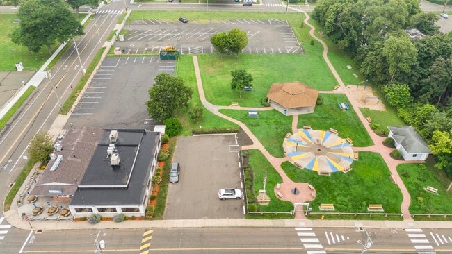 Building Photo - 10 Cold Spring St