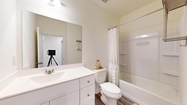 Building Photo - 5814 Lilac Lndg