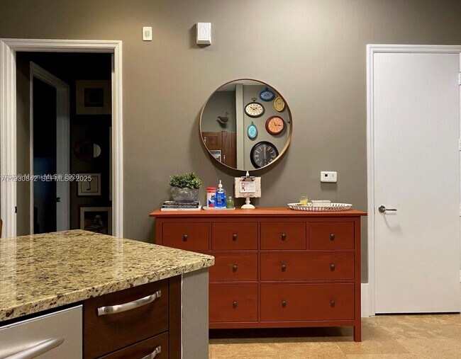 Building Photo - 20000 E Country Club Dr