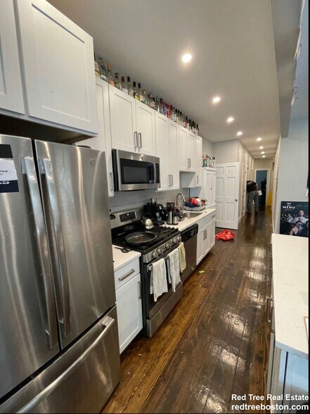 Building Photo - 91 Hillside St