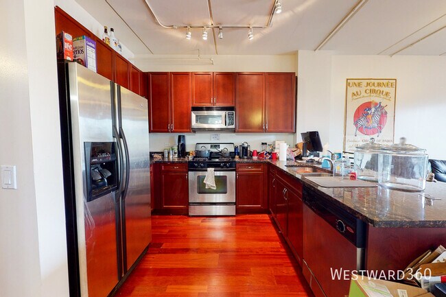 Building Photo - 873 N Larrabee-304