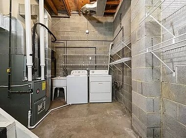 Private laundry and basement - 112 Van Buren St