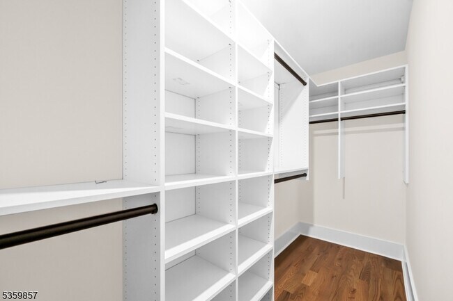 Building Photo - 162 Closter Dock Rd