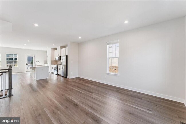 Building Photo - 14032 Sunrise Valley Dr