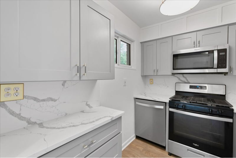 Building Photo - 100 Biscayne Dr NW