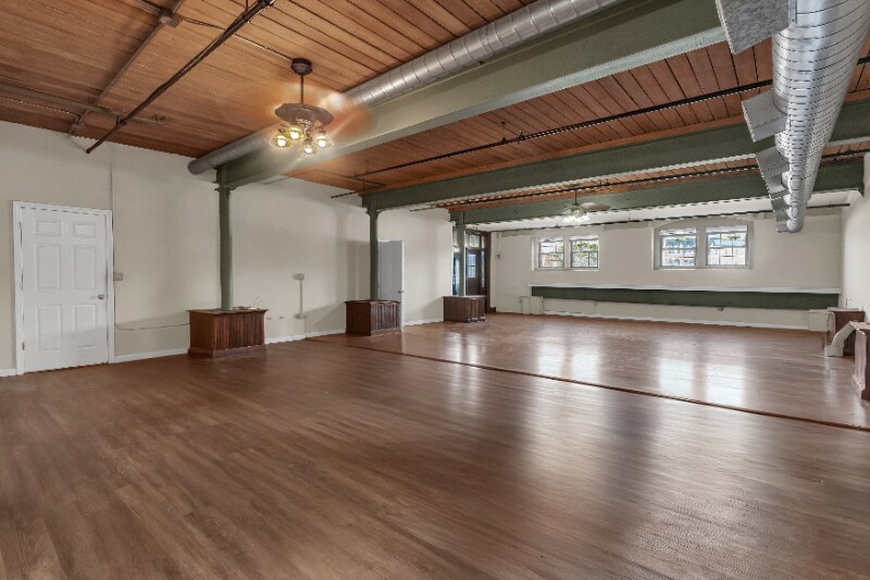 Building Photo - 83 Main St