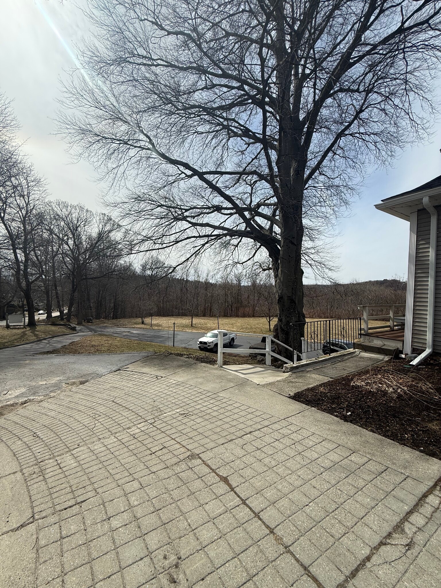 Building Photo - 190 Institute Rd