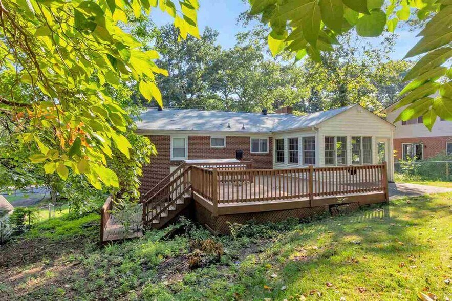 Building Photo - 604 Shamrock Rd