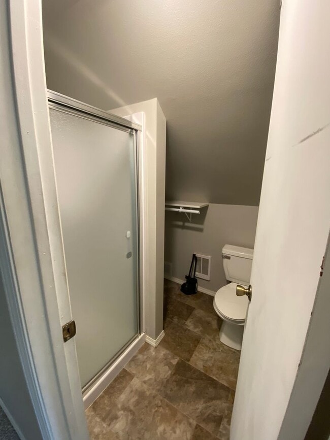 Building Photo - 105 7th Ave SE