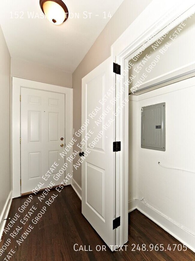 Building Photo - 152 Washington St