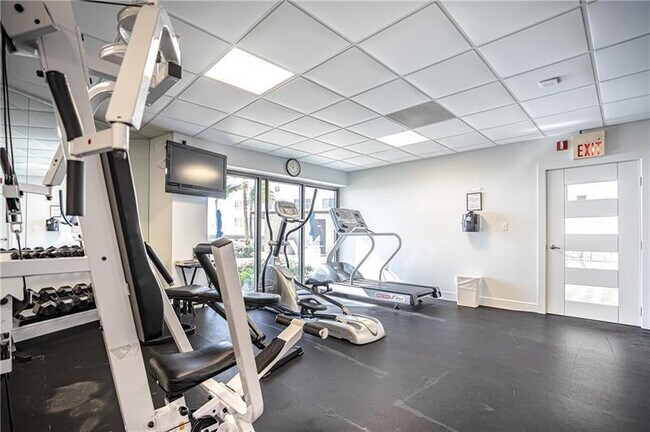 Building Photo - 3800 Galt Ocean Dr