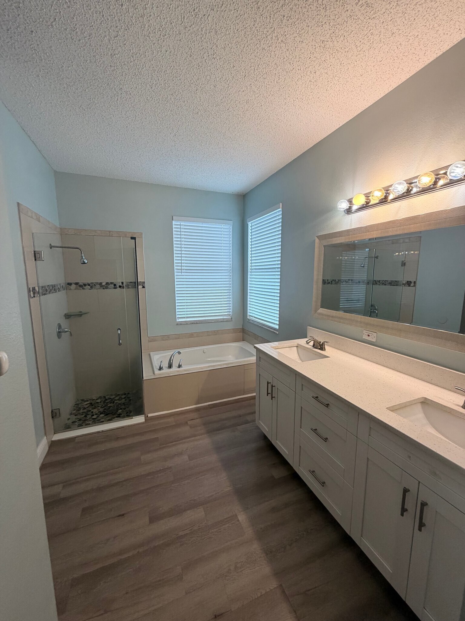 Building Photo - 704 Grand Canyon Dr