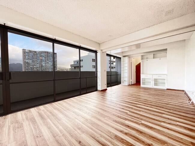 Building Photo - Versatile Waikiki 2-Bedroom, 2-Bath Condo with 1 Parking