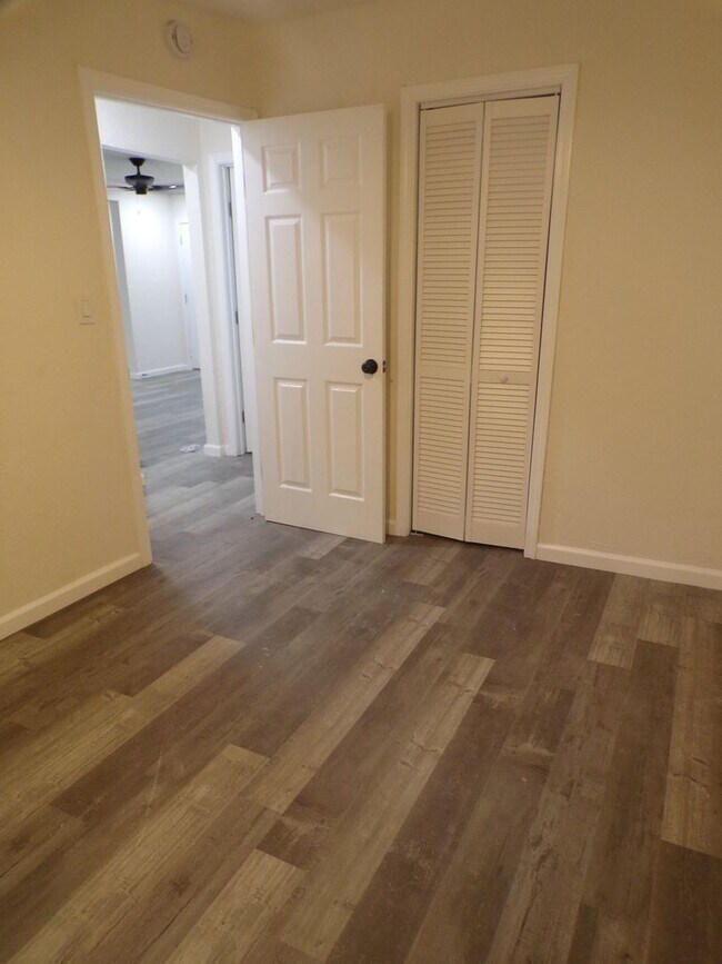 Building Photo - Great redo across the street form Pat Henry Elementary School