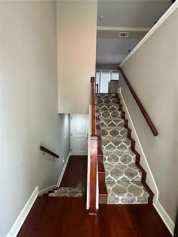 Building Photo - 726 Cosmopolitan Dr NE