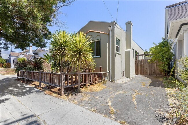 Building Photo - 3608 Fruitvale Ave