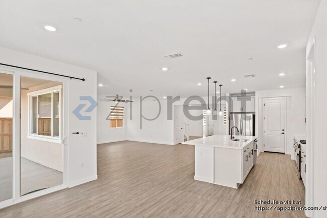 Building Photo - 16559 Barnett St