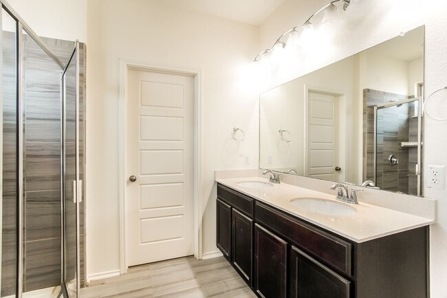 Building Photo - Village at Wells Branch 4-Bedroom Home