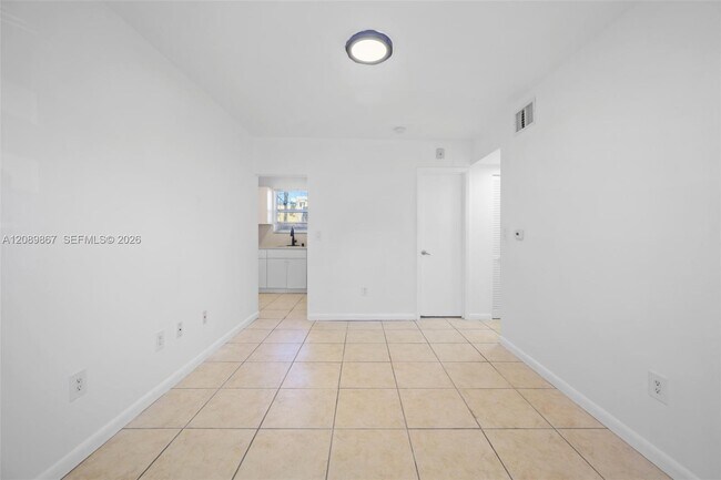 Building Photo - 577 NE 82nd St