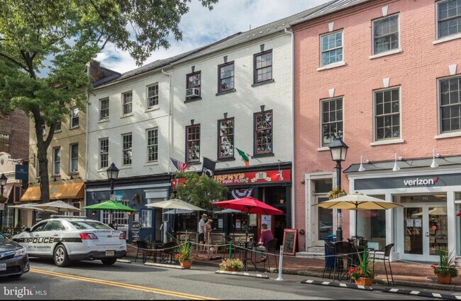 Old Town - 906 S Washington St