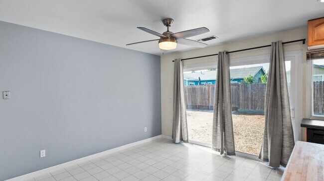 Building Photo - 1623 Oneel Dr