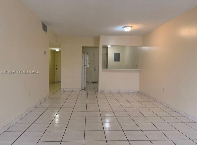 Building Photo - 1900 W 54th St