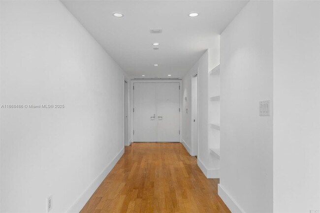 Building Photo - 2127 Brickell Ave