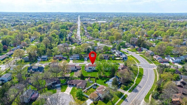 Building Photo - 554 Pointview Dr