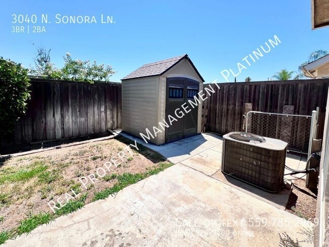 Building Photo - 3040 N Sonora Ave