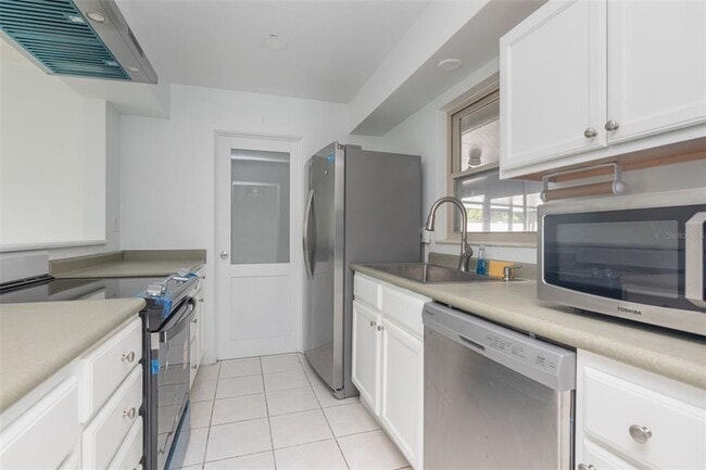 Building Photo - 11343 87th Ave