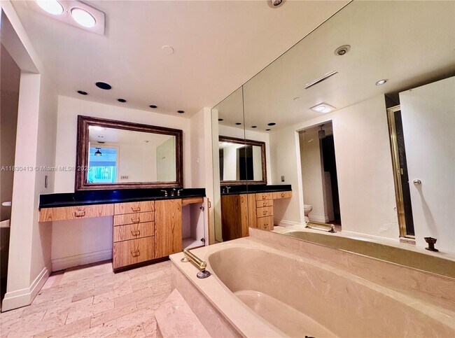 Building Photo - 11113 Biscayne Blvd