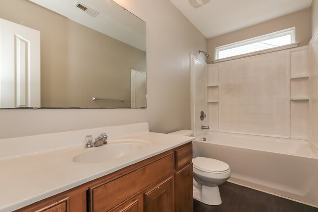 Building Photo - 544 Wrayhill Dr