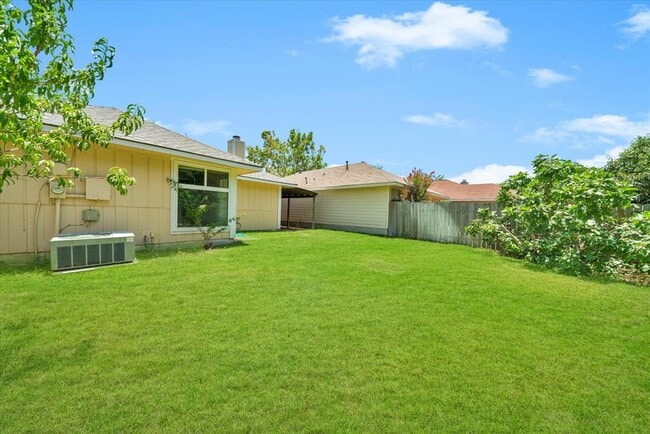 Building Photo - 16906 Pocono Dr