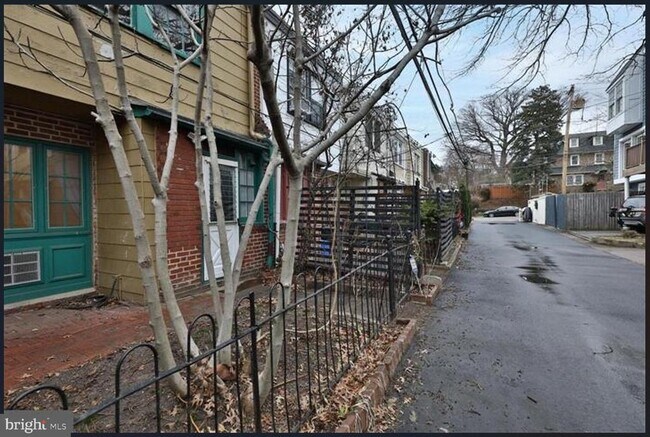 Building Photo - 3410 W Penn St