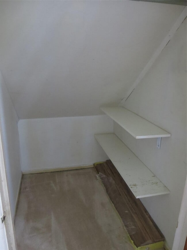 Building Photo - 3 Elgar St