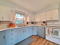 Building Photo - 1717 4th Ave SW