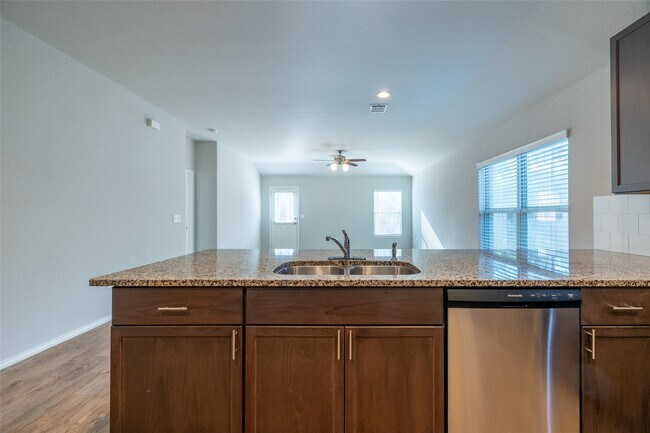 Building Photo - 15054 Paddock Point Ln