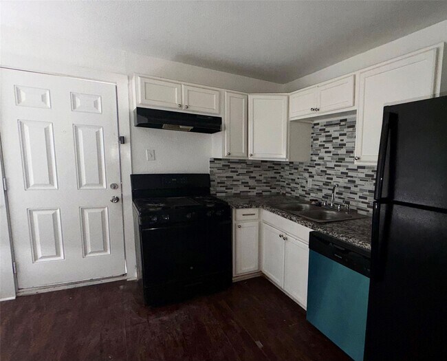 Building Photo - 7018 Avenue F