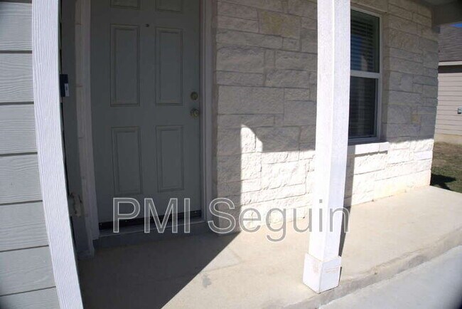 Building Photo - 809 Riviera Ct