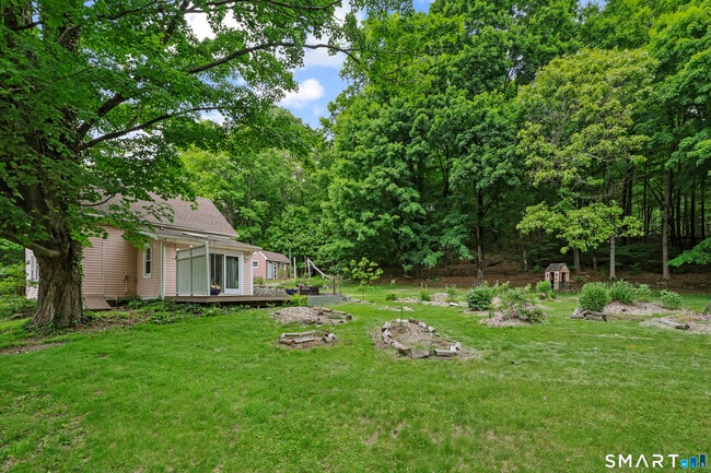 Building Photo - 917 Hopewell Rd