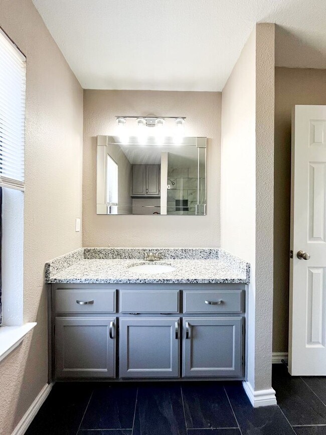 Building Photo - Available NOW!!!! This charming 1 story, 3 bedroom, 2 bath house could be your next home! Beautif...