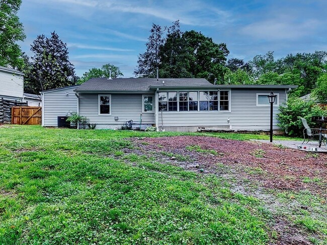 Building Photo - 3940 Forrest Ct