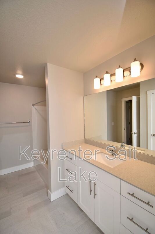 Building Photo - 2273 W 2710 S