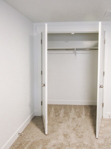 Building Photo - 4652 Cillian Ln