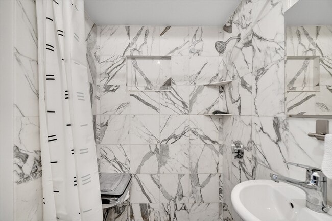 Building Photo - 290 Commonwealth Ave