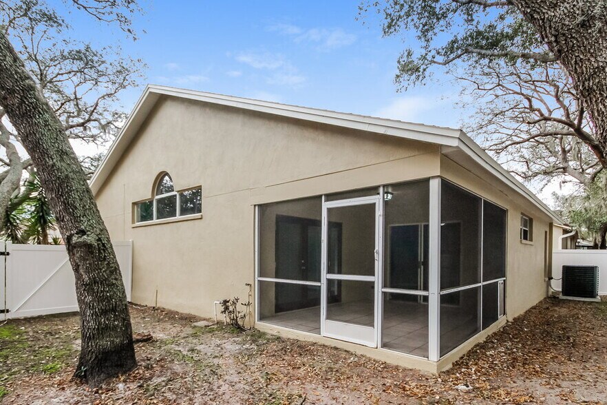 Building Photo - 4022 Fontana Pl
