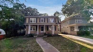 Building Photo - 5635 Kenwood Ave