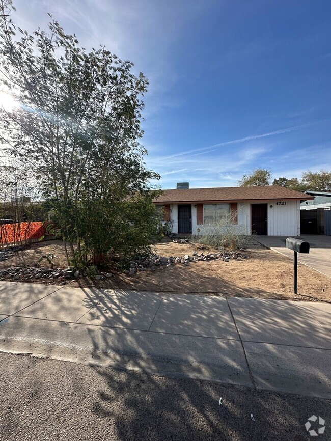 Building Photo - Fantastic 3BR/2BA Home in South Phoenix Av...